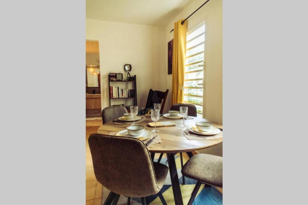 L'Ile Au Paon - Appartement T2 Avec Piscine Et Parking Les Abymes Dış mekan fotoğraf
