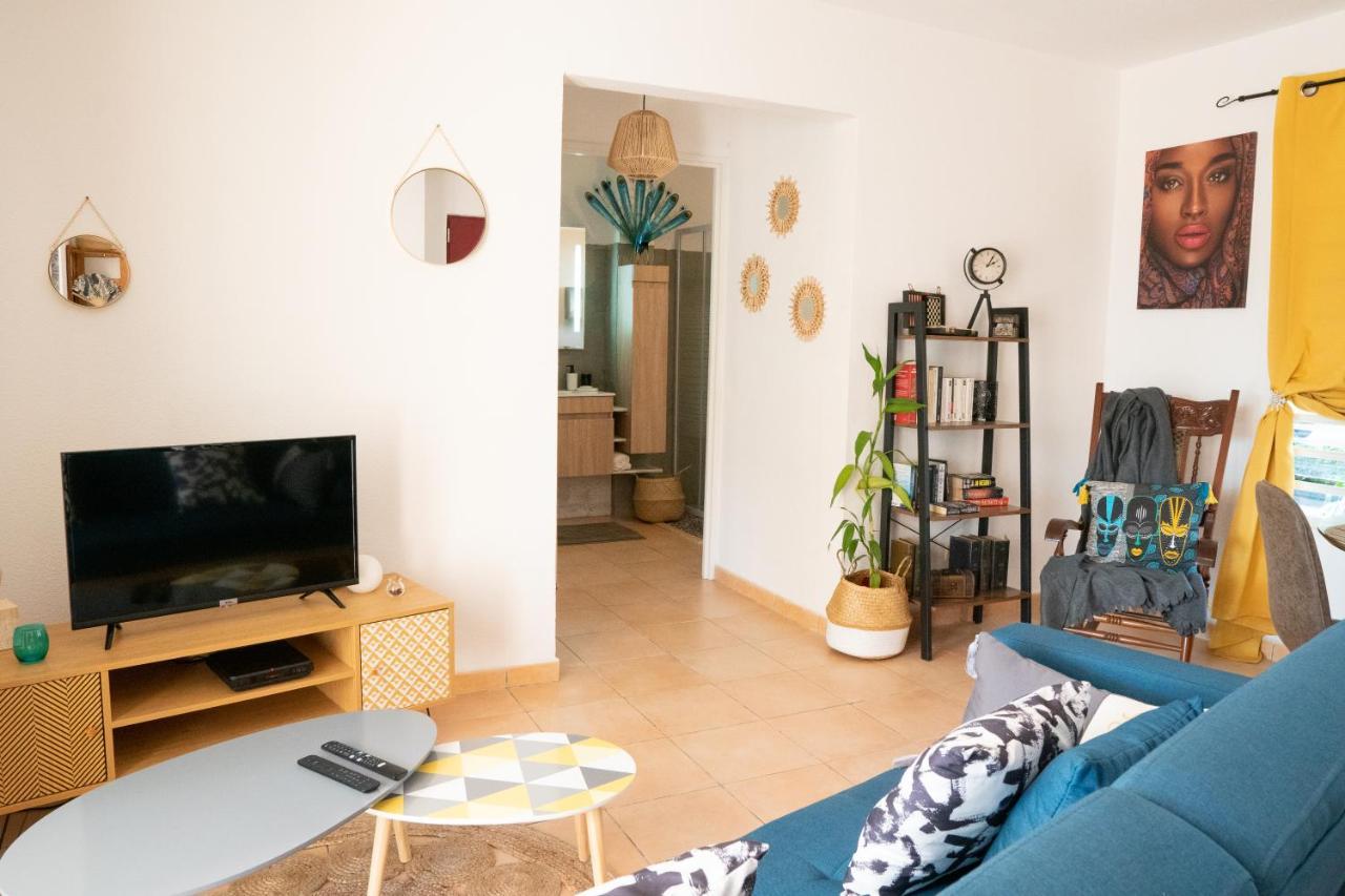 L'Ile Au Paon - Appartement T2 Avec Piscine Et Parking Les Abymes Dış mekan fotoğraf